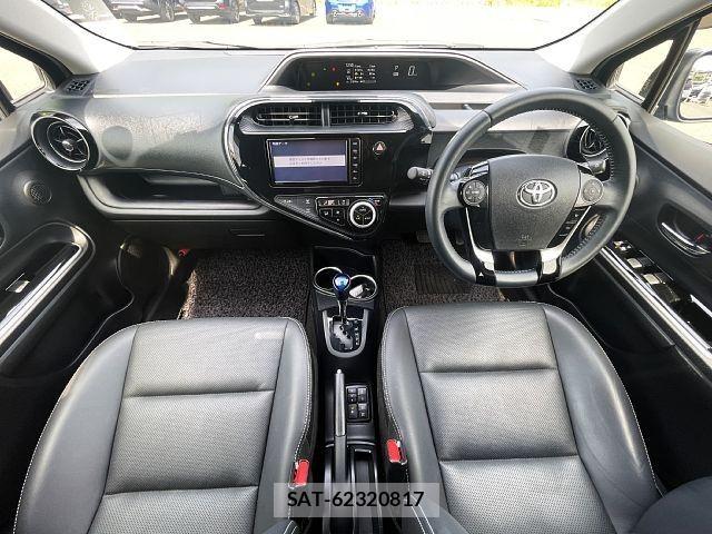 Toyota AQUA 2019-03 6813670-1