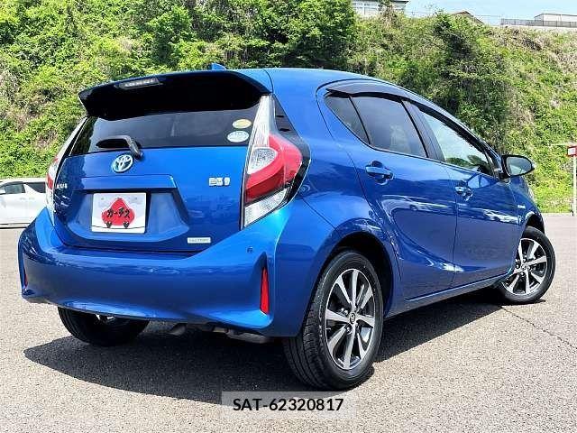 Toyota AQUA 2019-03 6813670-2