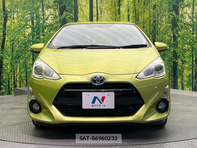 Toyota AQUA 2015-09 6813699-13