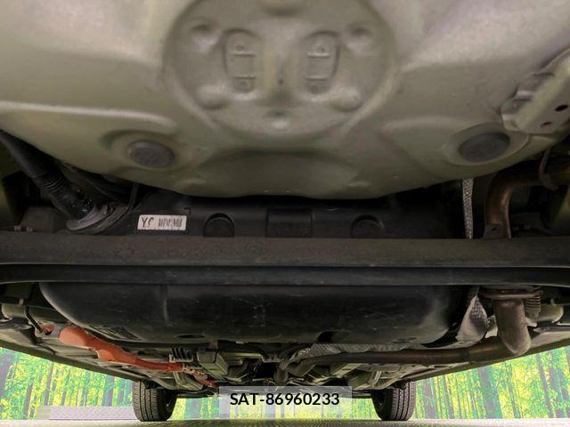 Toyota AQUA 2015-09 6813699-18