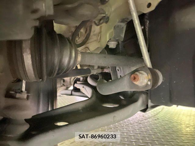 Toyota AQUA 2015-09 6813699-19