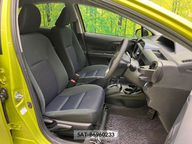 Toyota AQUA 2015-09 6813699-7