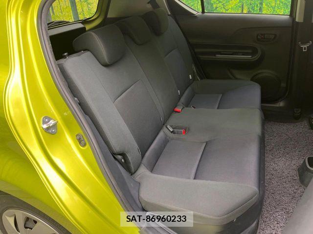 Toyota AQUA 2015-09 6813699-8