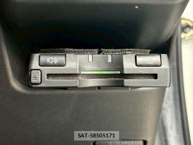 Toyota AQUA 2013-04 6813673-4