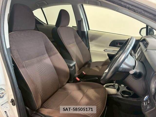 Toyota AQUA 2013-04 6813673-8