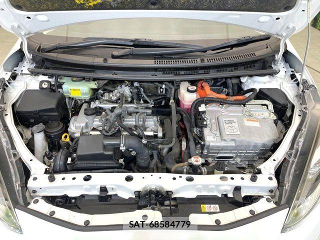 Toyota AQUA 2017-11 6813665-17