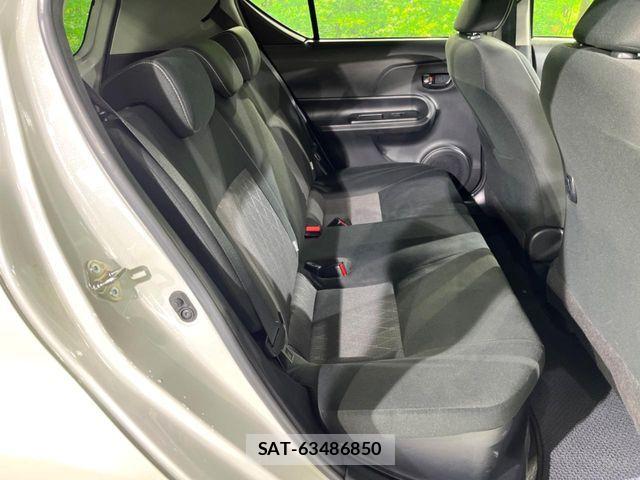 Toyota AQUA 2020-04 6813667-8