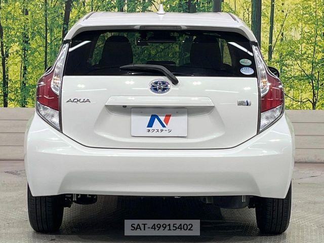 Toyota AQUA 2017-06 6813666-14