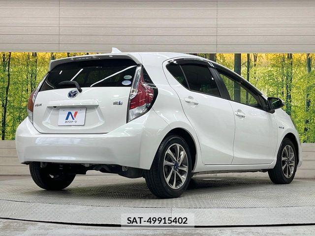 Toyota AQUA 2017-06 6813666-16