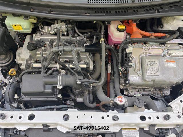 Toyota AQUA 2017-06 6813666-17