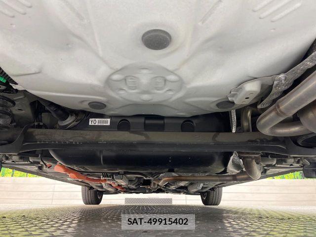 Toyota AQUA 2017-06 6813666-18