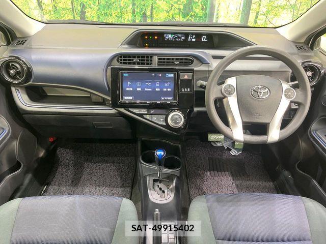 Toyota AQUA 2017-06 6813666-1