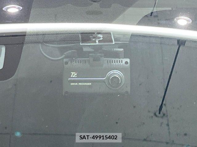 Toyota AQUA 2017-06 6813666-3