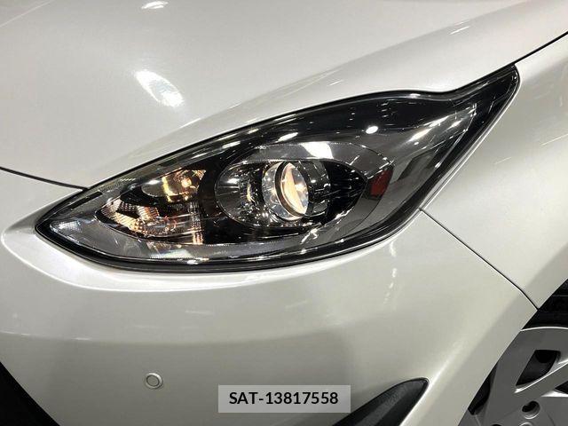 Toyota AQUA 2019-06 6813656-11