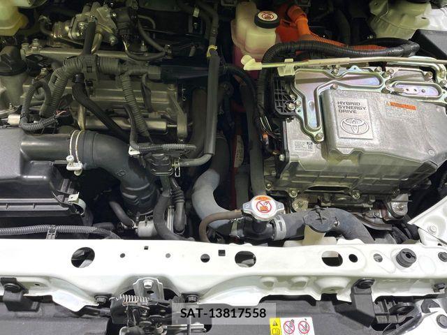 Toyota AQUA 2019-06 6813656-17