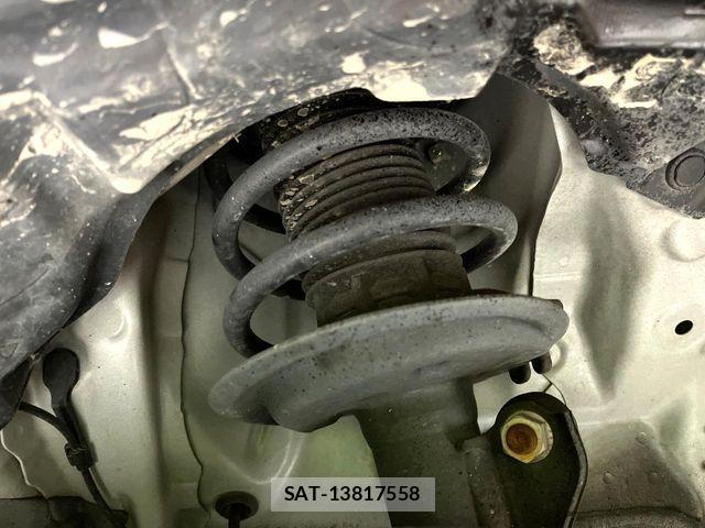 Toyota AQUA 2019-06 6813656-19