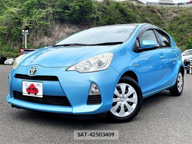 Toyota AQUA 2012-10 6813693-0