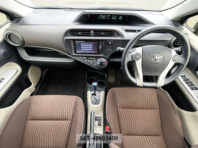 Toyota AQUA 2012-10 6813693-1