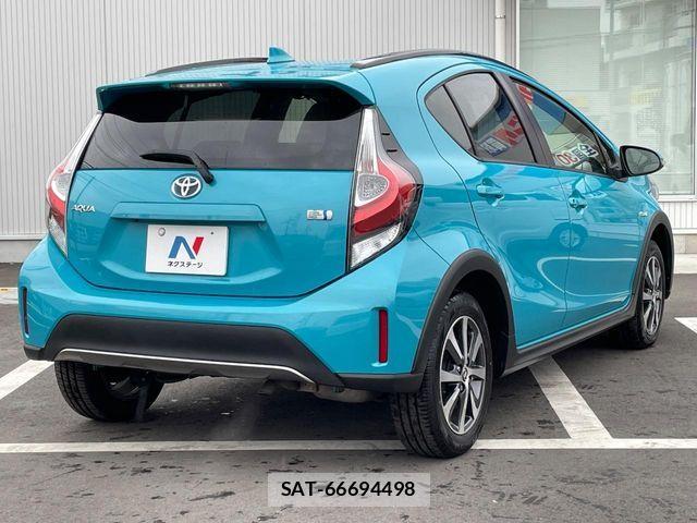 Toyota AQUA 2017-07 6813661-16