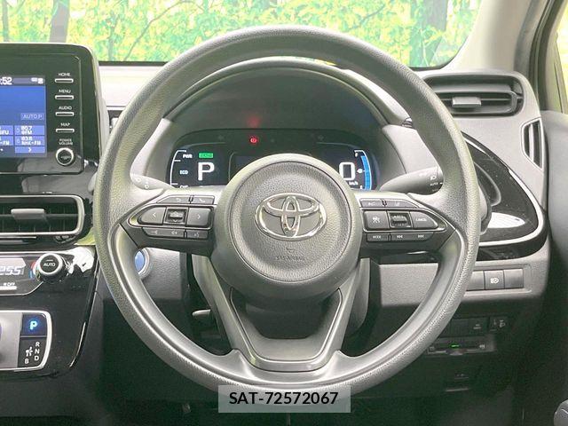 Toyota AQUA 2022-03 6813650-10