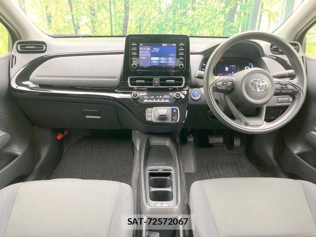 Toyota AQUA 2022-03 6813650-1