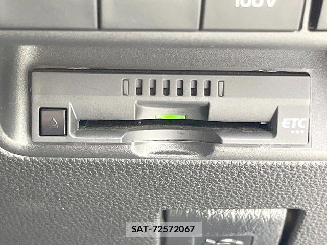 Toyota AQUA 2022-03 6813650-6
