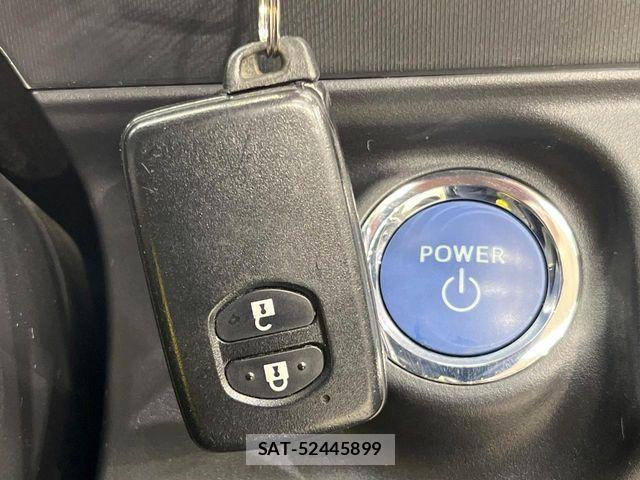 Toyota AQUA 2019-04 6813655-6