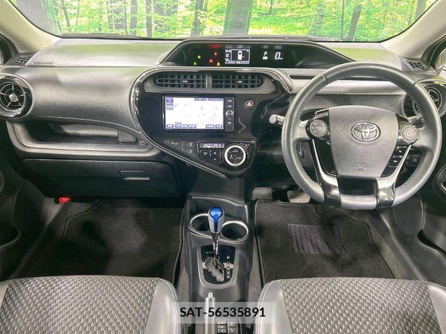 Toyota AQUA 2017-12 6813658-1