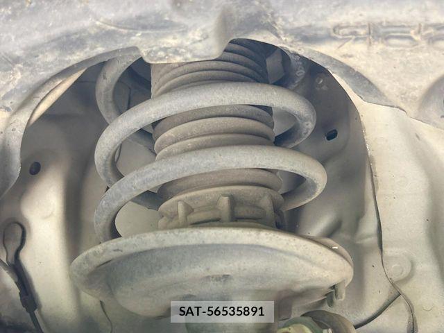 Toyota AQUA 2017-12 6813658-19