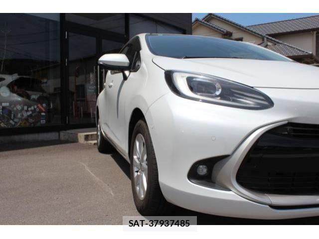 Toyota AQUA 2024-05 6813643-9