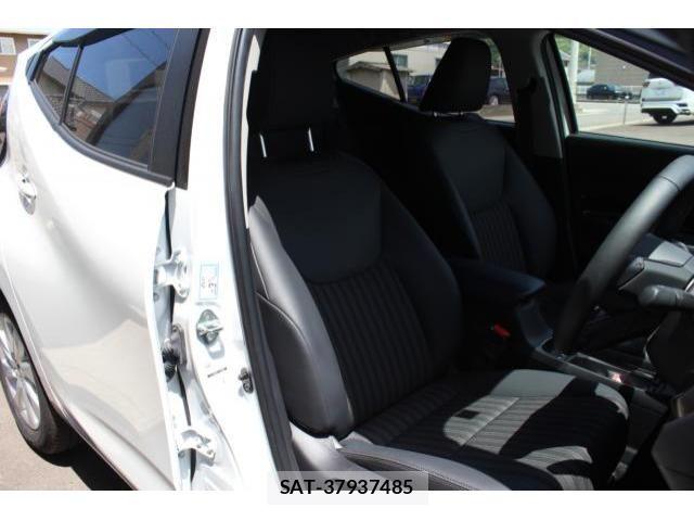 Toyota AQUA 2024-05 6813643-17