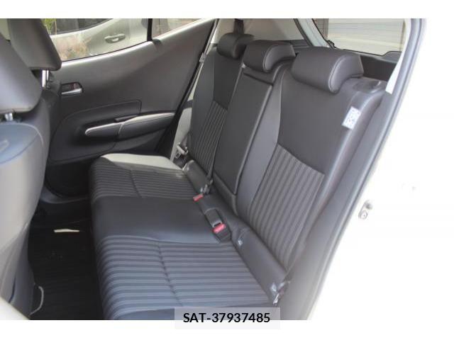Toyota AQUA 2024-05 6813643-21