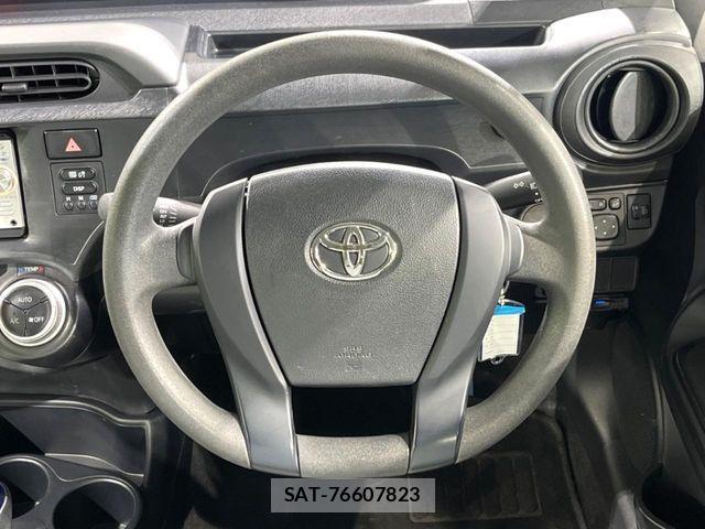 Toyota AQUA 2016-12 6813676-9