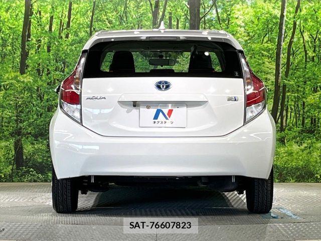 Toyota AQUA 2016-12 6813676-13