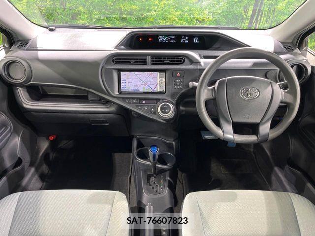 Toyota AQUA 2016-12 6813676-1