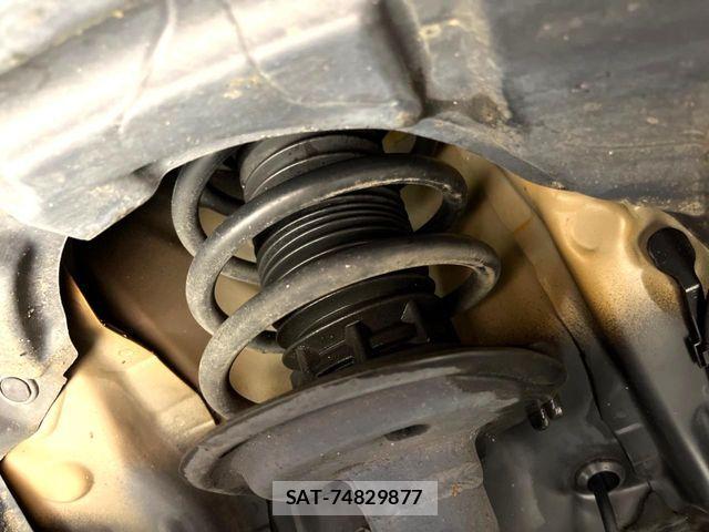 Toyota AQUA 2017-07 6813669-19