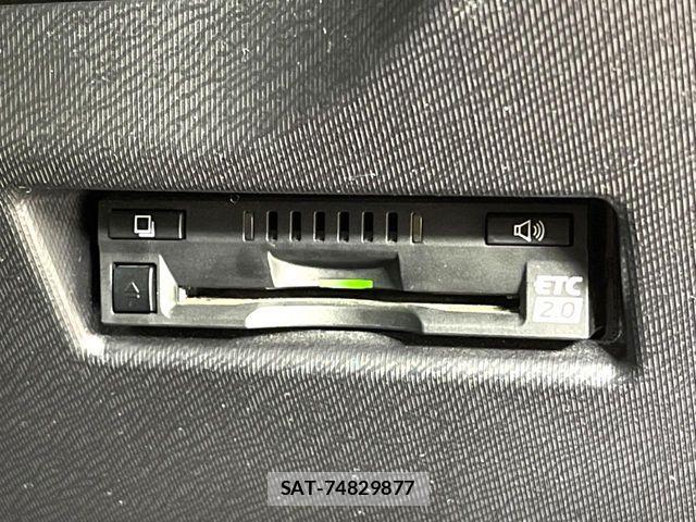 Toyota AQUA 2017-07 6813669-5