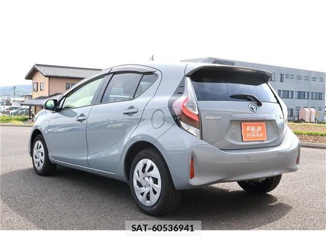 Toyota AQUA 2021-03 6813654-15