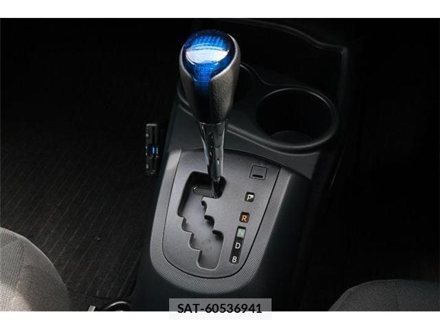 Toyota AQUA 2021-03 6813654-17