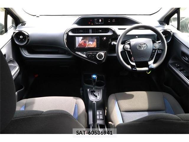 Toyota AQUA 2021-03 6813654-1