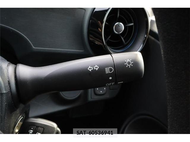 Toyota AQUA 2021-03 6813654-23