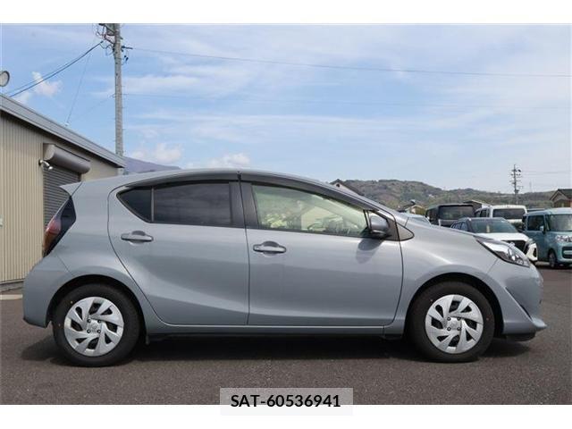 Toyota AQUA 2021-03 6813654-29