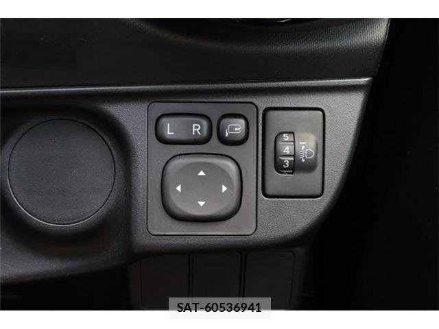 Toyota AQUA 2021-03 6813654-5