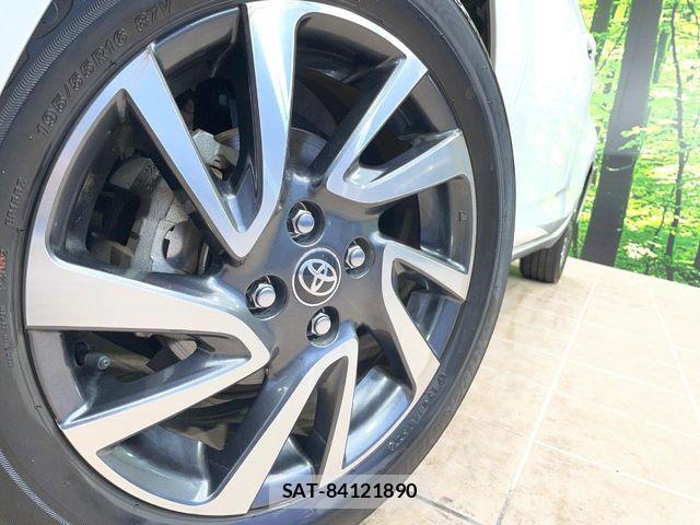 Toyota AQUA 2021-07 6813645-12
