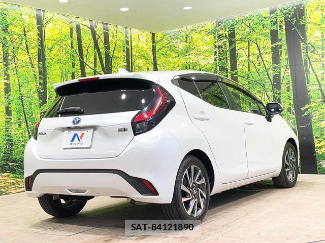 Toyota AQUA 2021-07 6813645-16