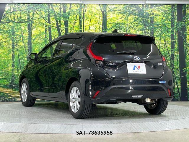 Toyota AQUA 2022-11 6813649-16