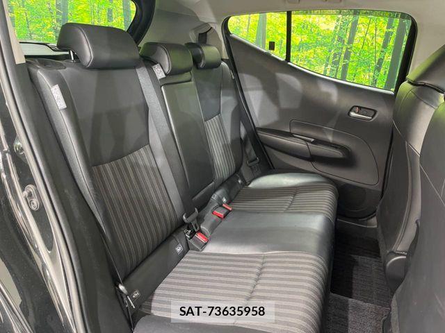 Toyota AQUA 2022-11 6813649-8