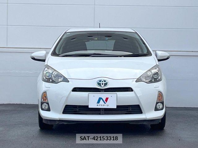 Toyota AQUA 2012-06 6813708-13