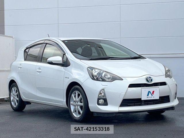 Toyota AQUA 2012-06 6813708-15