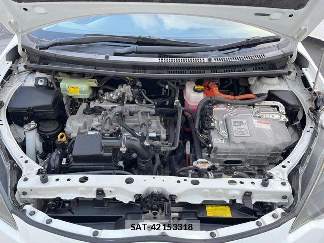 Toyota AQUA 2012-06 6813708-17
